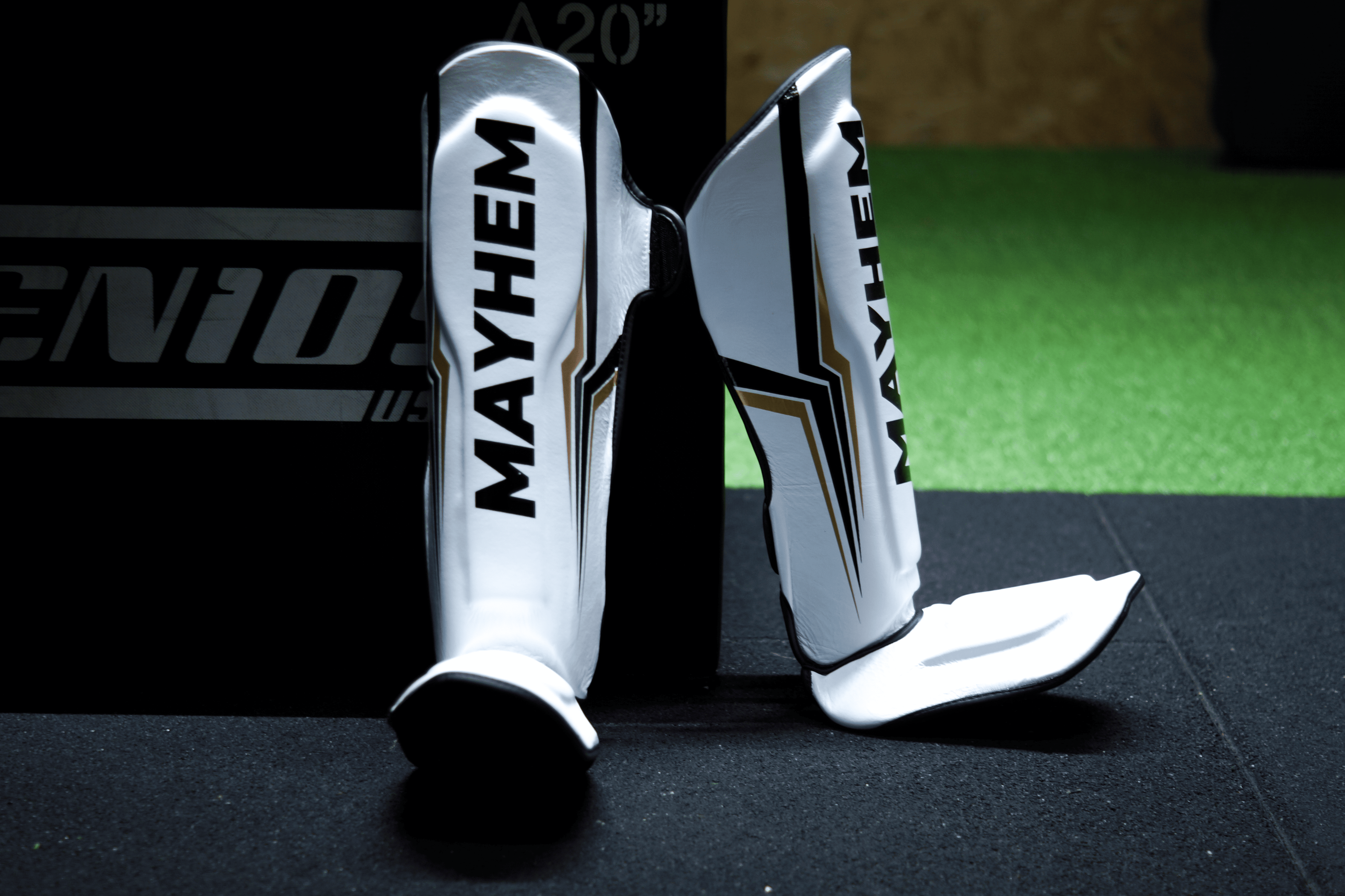 Protèges Tibias : Mayhem Lightning ⚡