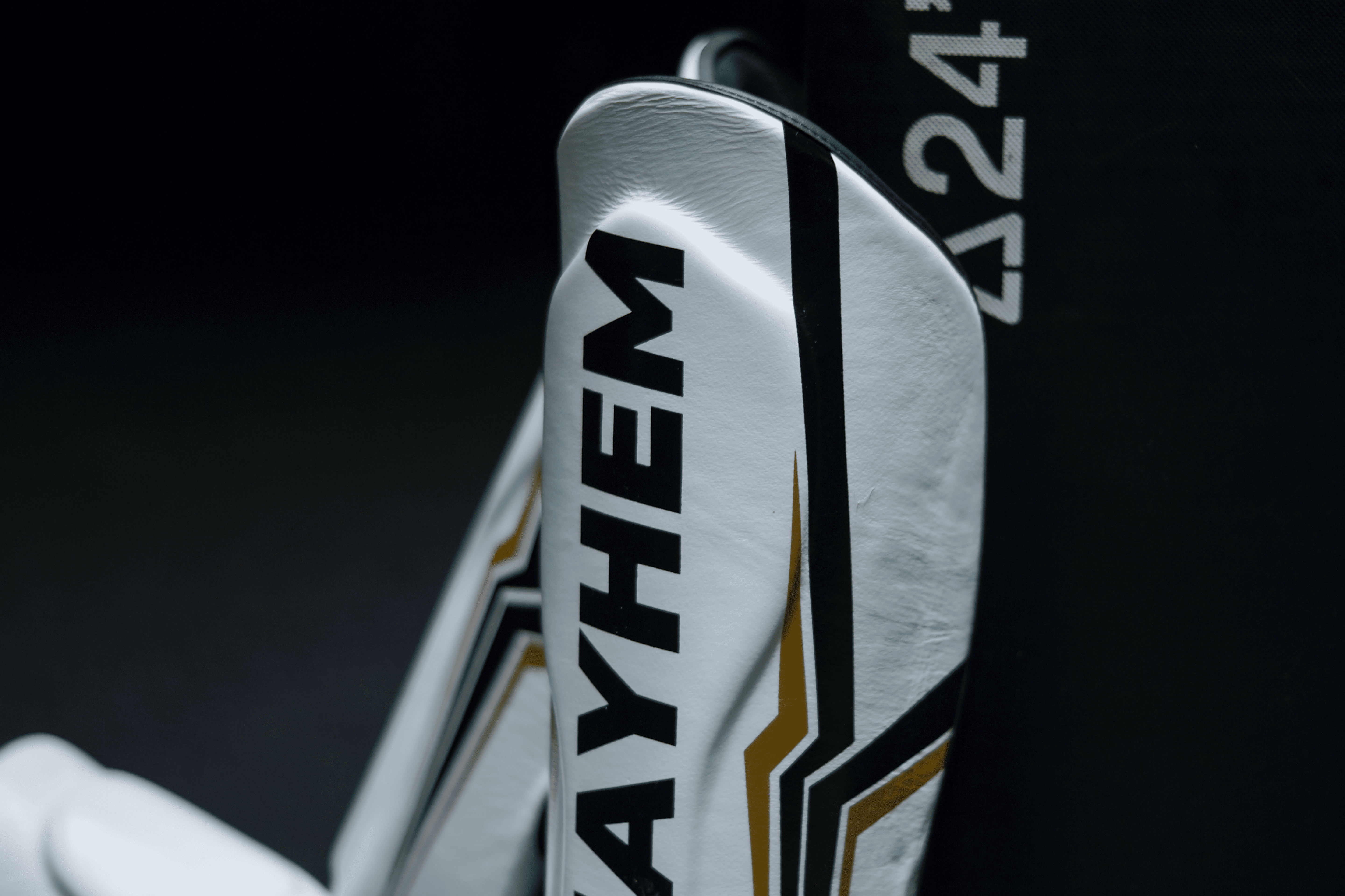 Protèges Tibias : Mayhem Lightning ⚡